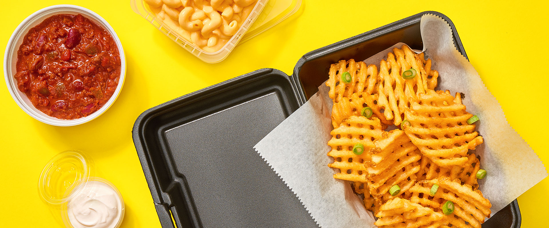 Chili Mac & Cheese Fries