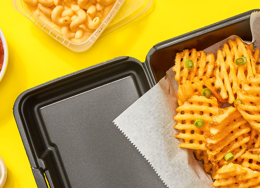 Chili Mac & Cheese Fries